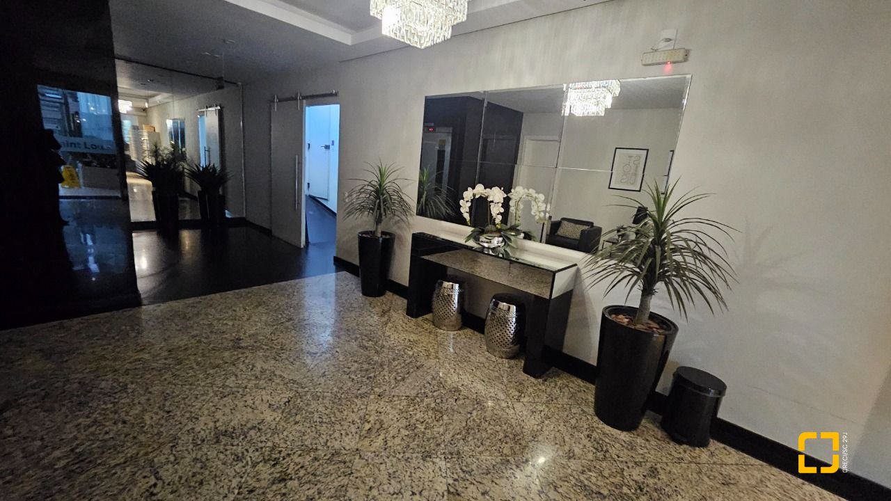 Apartamento com 65m², 2 quartos, 1 garagem, no bairro Centro em Florianópolis