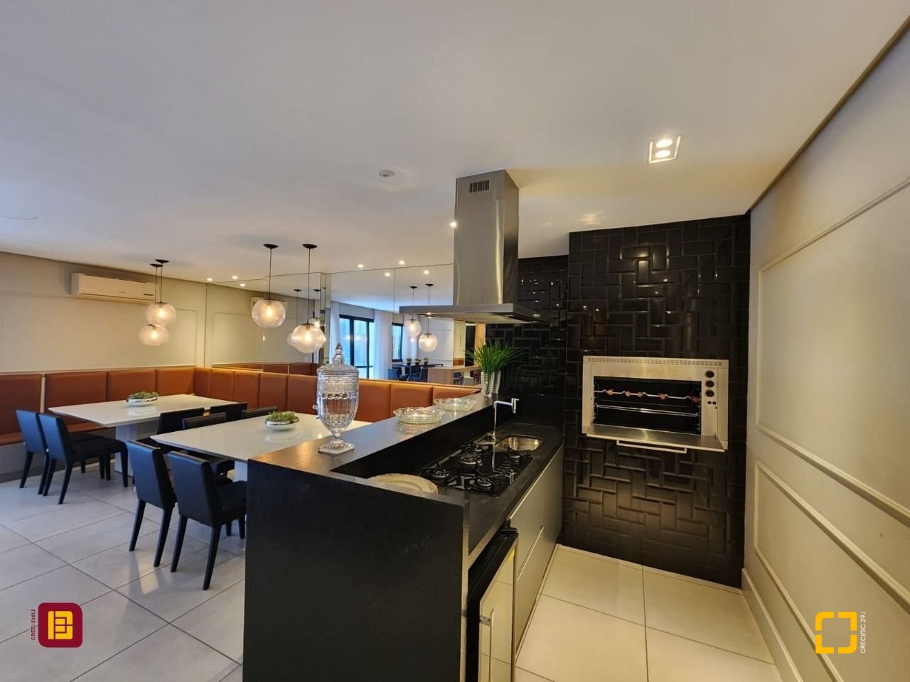 Apartamento com 65m², 2 quartos, 1 garagem, no bairro Centro em Florianópolis