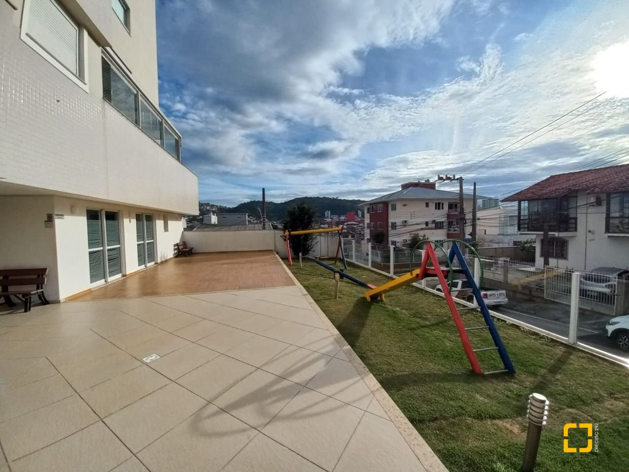 Apartamento com 69m², 2 quartos (sendo 1 suíte), 1 garagem, no bairro Bela Vista em São José