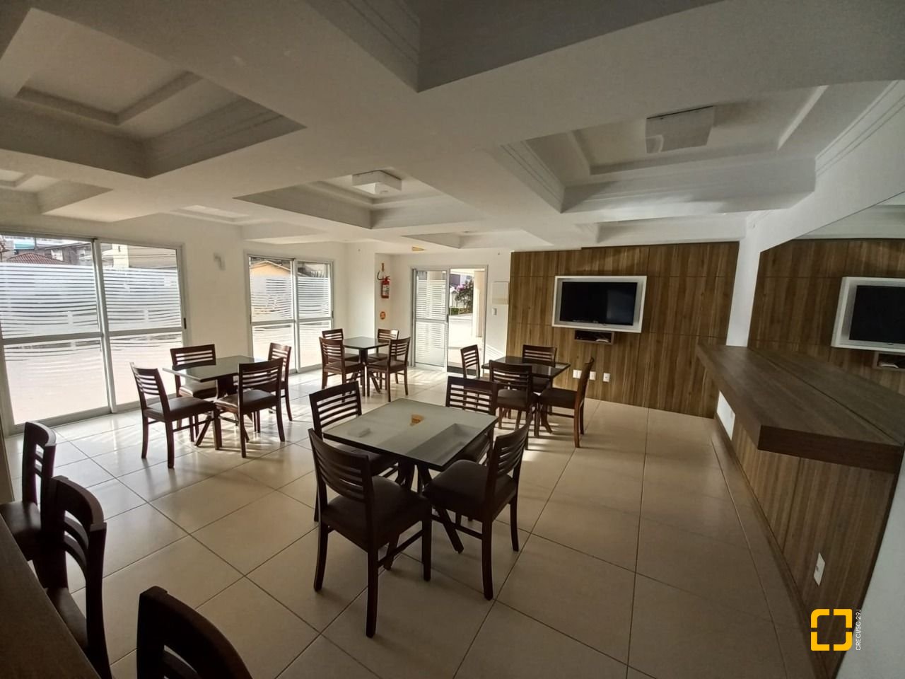 Apartamento com 69m², 2 quartos (sendo 1 suíte), 1 garagem, no bairro Bela Vista em São José
