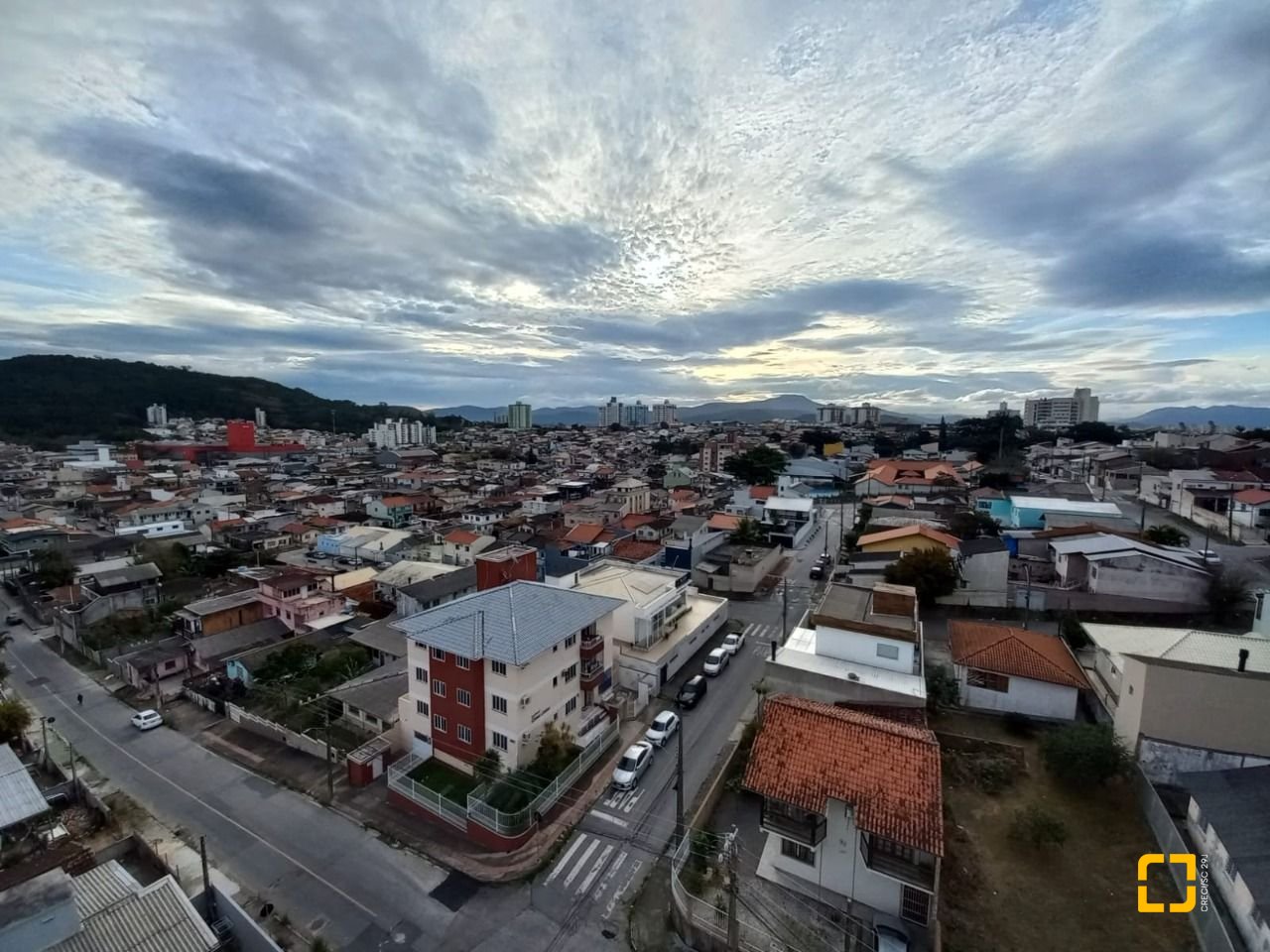 Apartamento com 69m², 2 quartos (sendo 1 suíte), 1 garagem, no bairro Bela Vista em São José