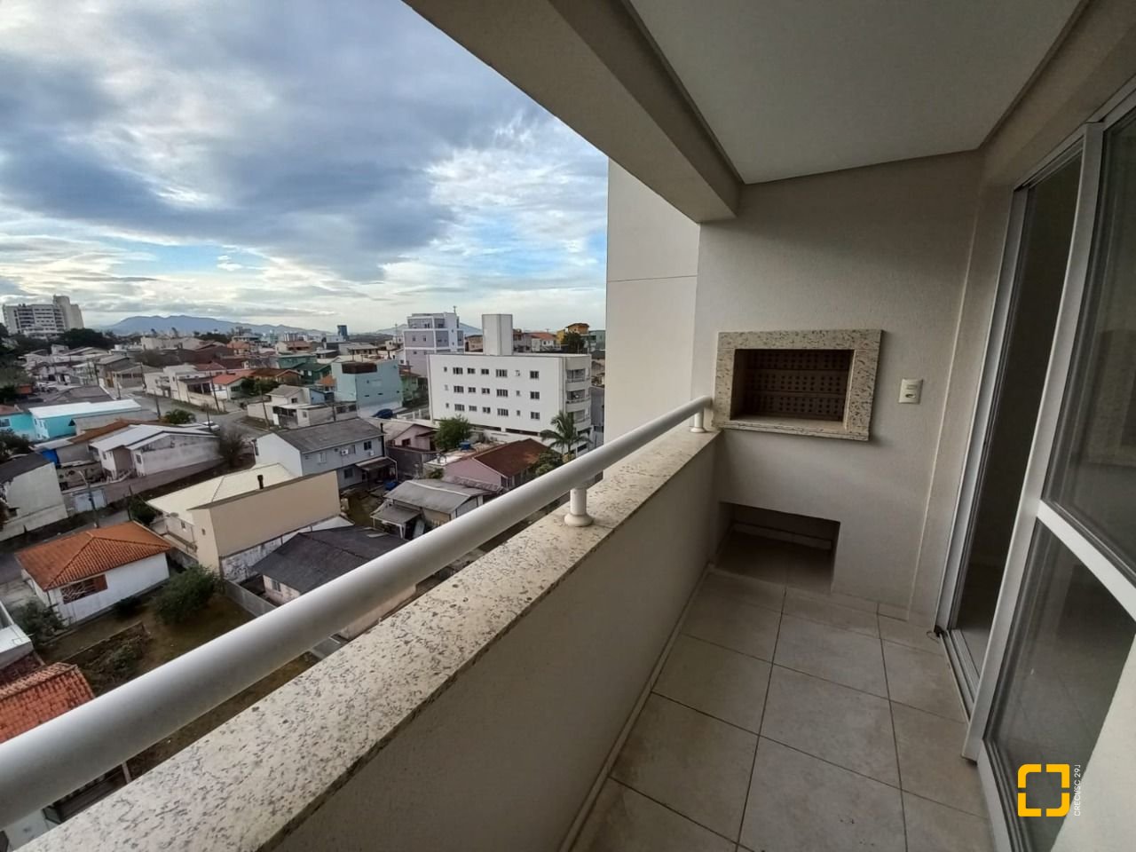 Apartamento com 69m², 2 quartos (sendo 1 suíte), 1 garagem, no bairro Bela Vista em São José