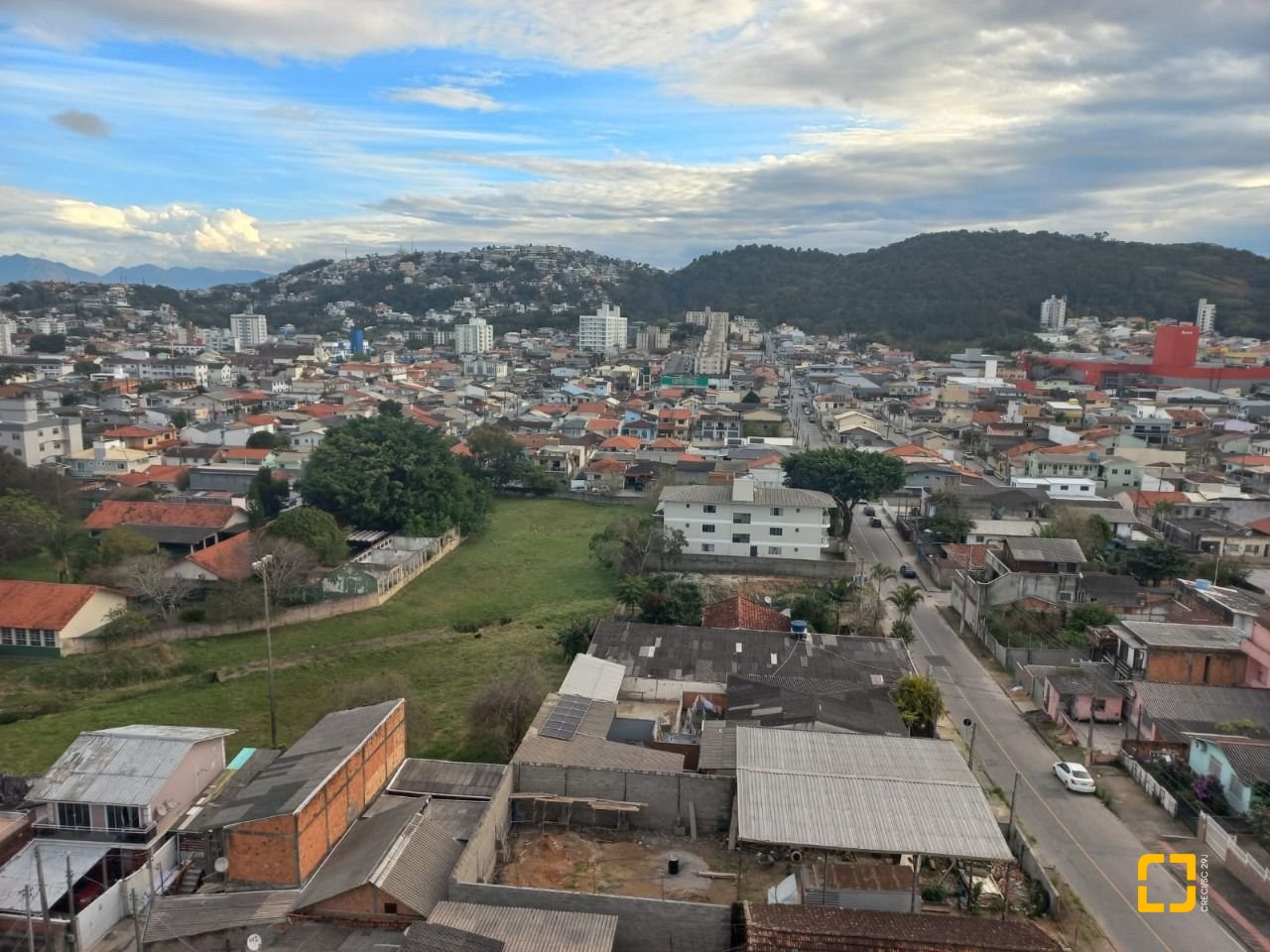 Apartamento com 69m², 2 quartos (sendo 1 suíte), 1 garagem, no bairro Bela Vista em São José