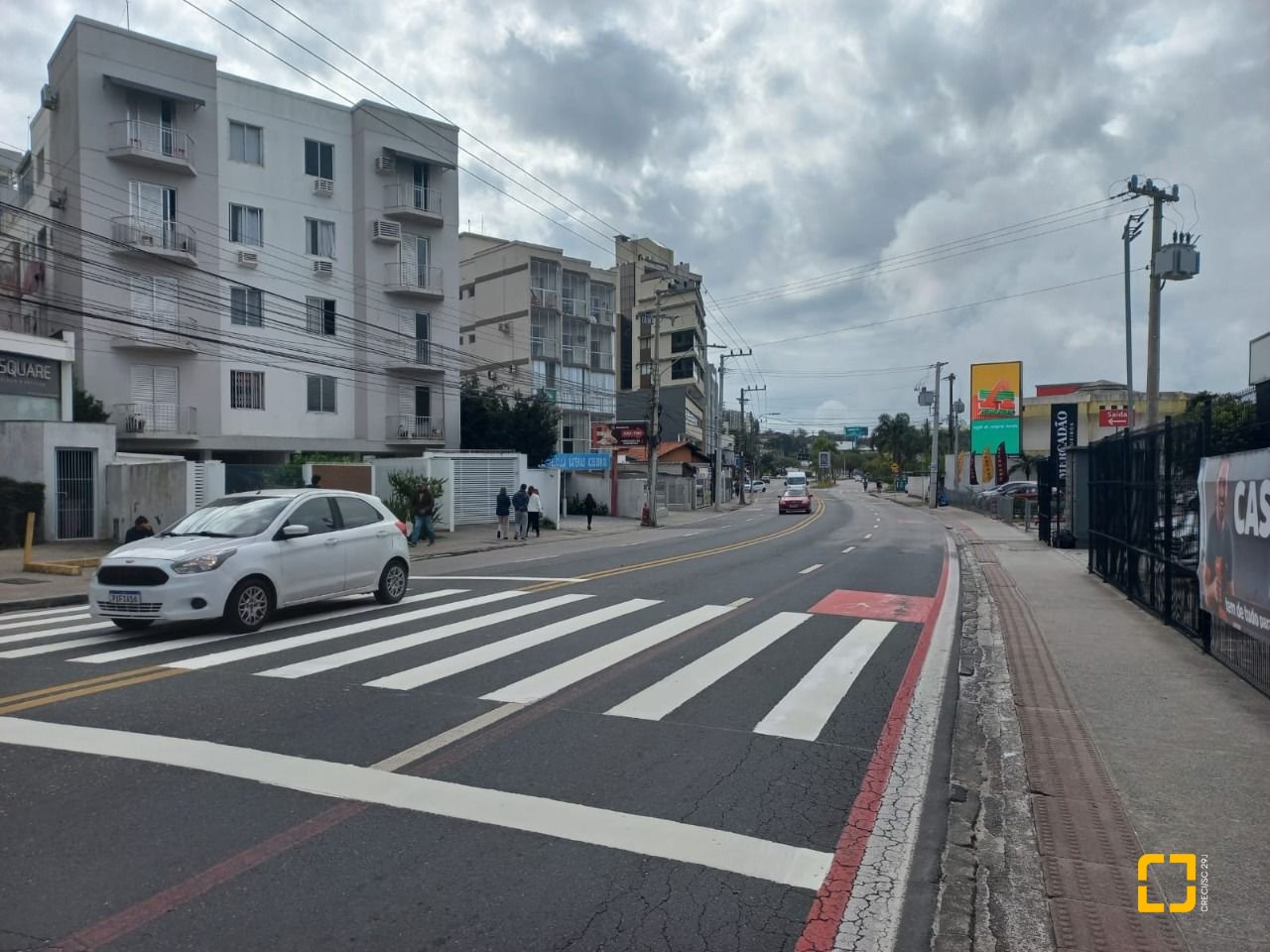 Sala com 34m², 1 garagem, no bairro Coqueiros em Florianópolis