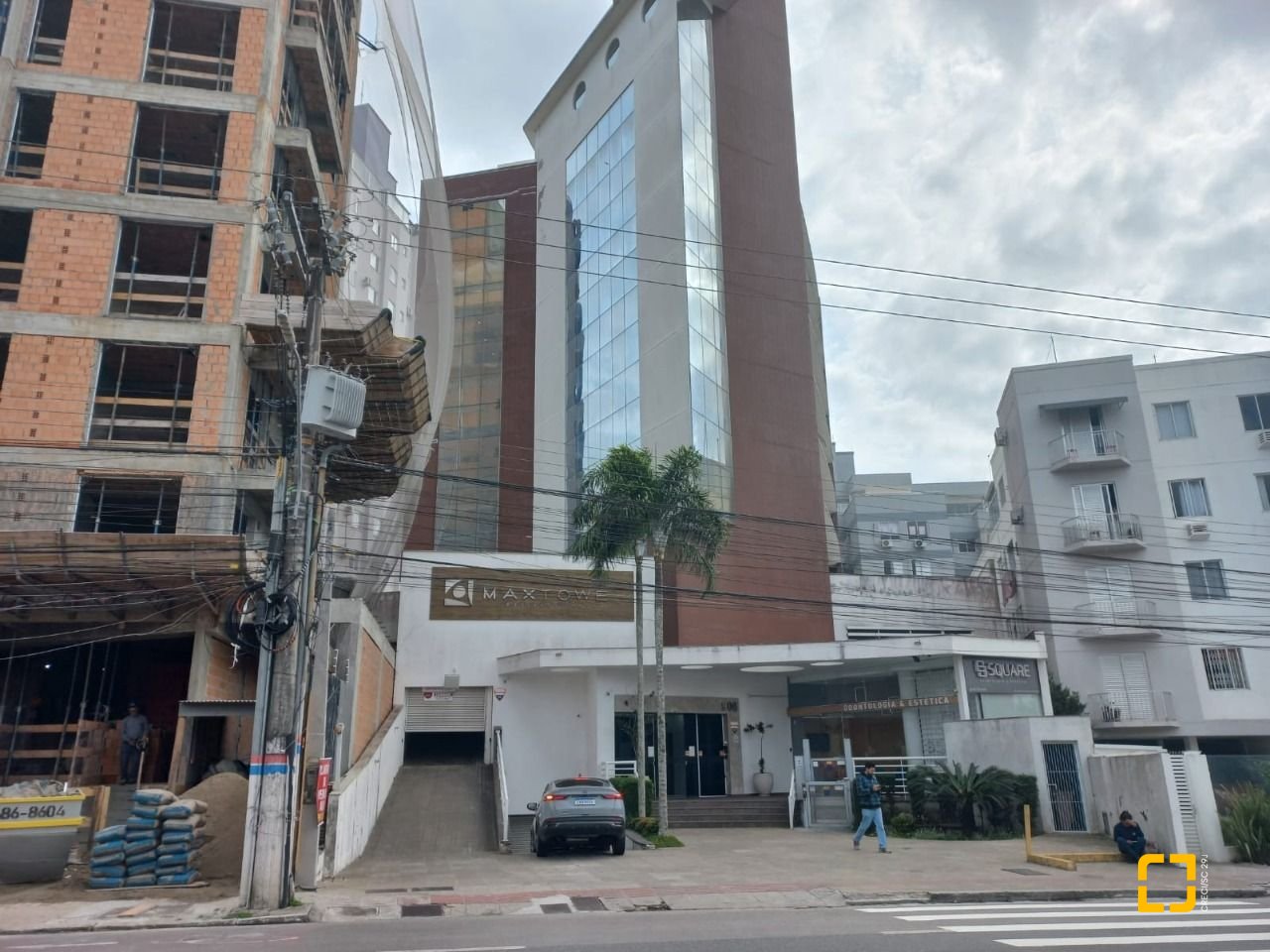 Sala com 34m², 1 garagem, no bairro Coqueiros em Florianópolis