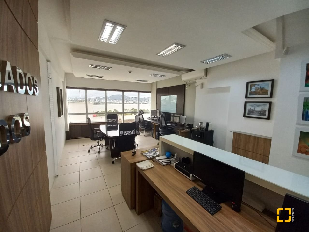 Sala com 34m², 1 garagem, no bairro Coqueiros em Florianópolis