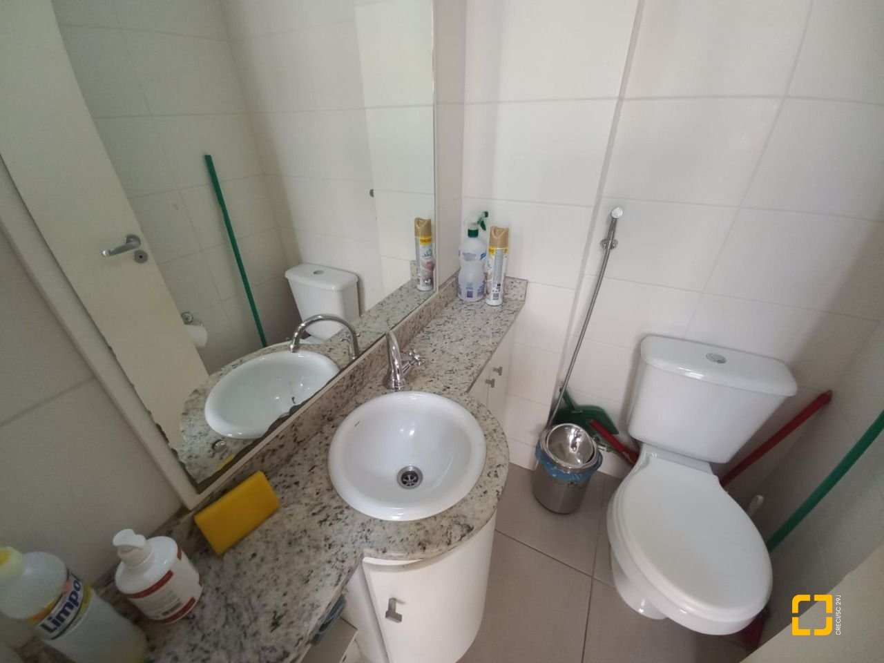 Sala com 34m², 1 garagem, no bairro Coqueiros em Florianópolis