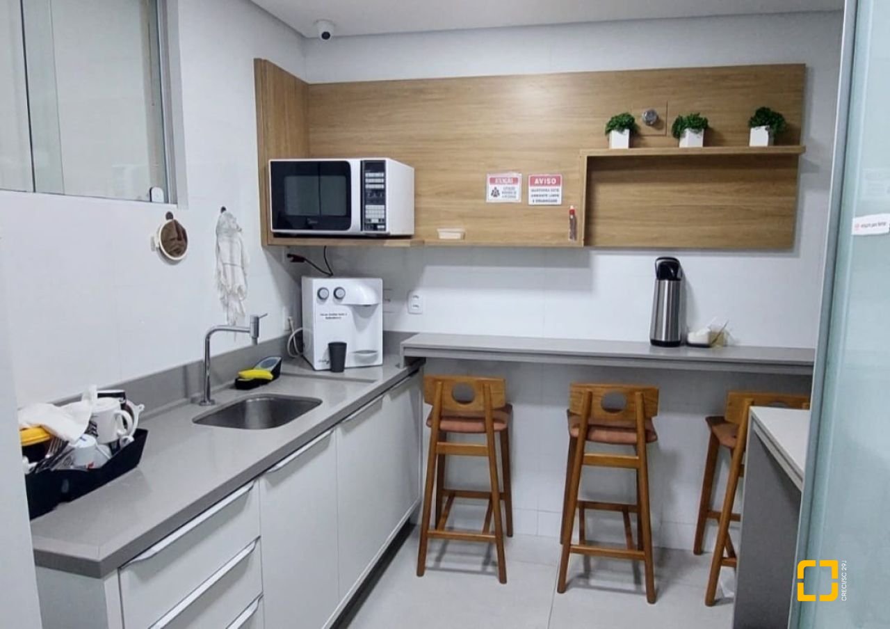 Sala com 212m², no bairro Centro em Florianópolis