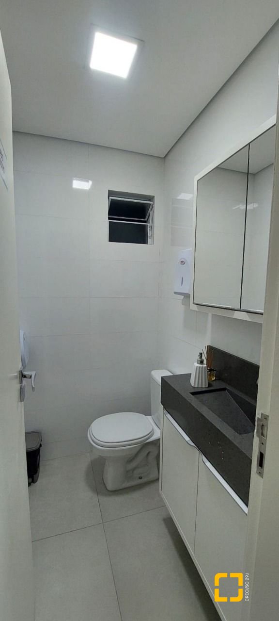 Sala com 212m², no bairro Centro em Florianópolis
