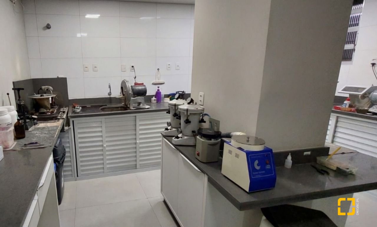 Sala com 212m², no bairro Centro em Florianópolis