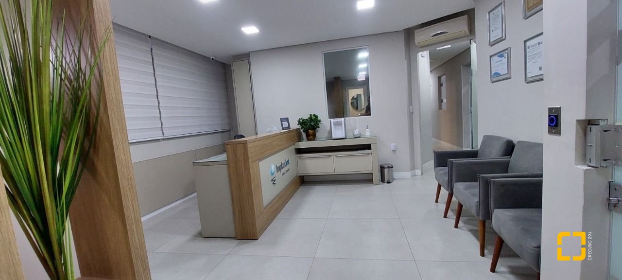 Sala com 212m², no bairro Centro em Florianópolis