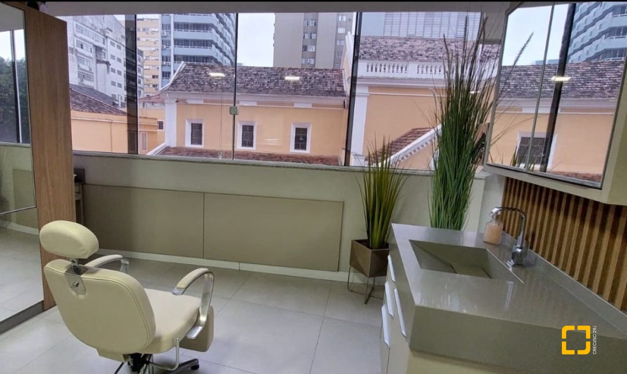 Sala com 212m², no bairro Centro em Florianópolis