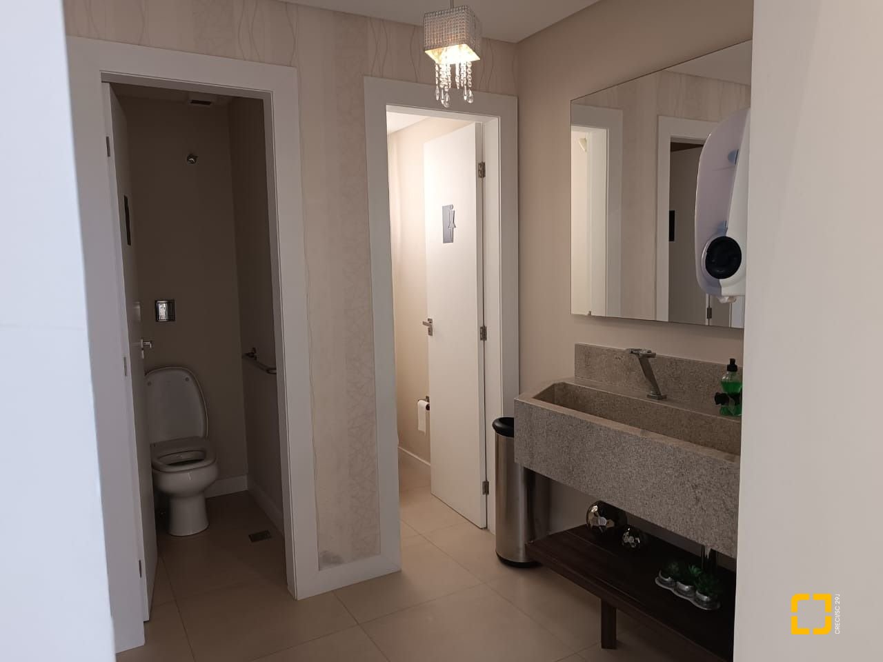 Apartamento com 122m², 4 quartos (sendo 1 suíte), 1 garagem, no bairro Centro em Florianópolis