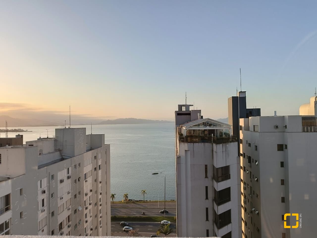 Apartamento com 122m², 4 quartos (sendo 1 suíte), 1 garagem, no bairro Centro em Florianópolis