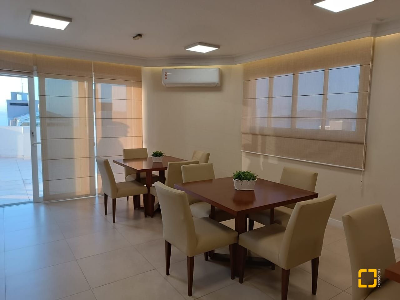 Apartamento com 122m², 4 quartos (sendo 1 suíte), 1 garagem, no bairro Centro em Florianópolis