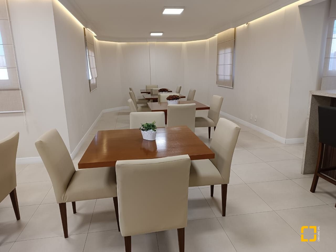 Apartamento com 122m², 4 quartos (sendo 1 suíte), 1 garagem, no bairro Centro em Florianópolis