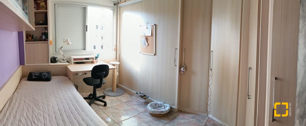 Apartamento com 122m², 4 quartos (sendo 1 suíte), 1 garagem, no bairro Centro em Florianópolis