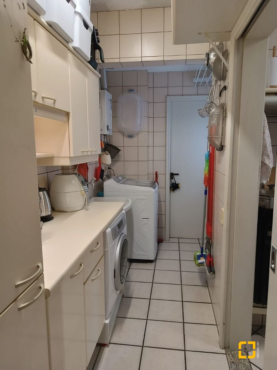 Apartamento com 122m², 4 quartos (sendo 1 suíte), 1 garagem, no bairro Centro em Florianópolis