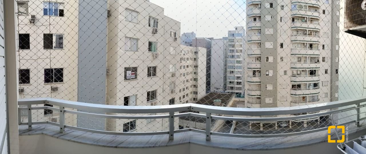 Apartamento com 122m², 4 quartos (sendo 1 suíte), 1 garagem, no bairro Centro em Florianópolis
