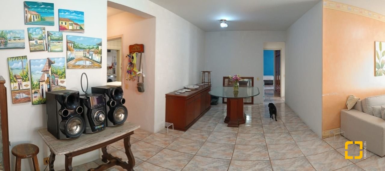 Apartamento com 122m², 4 quartos (sendo 1 suíte), 1 garagem, no bairro Centro em Florianópolis