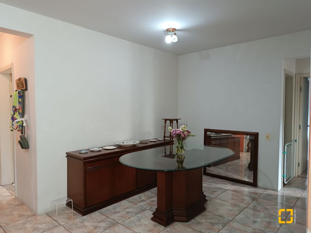 Apartamento com 122m², 4 quartos (sendo 1 suíte), 1 garagem, no bairro Centro em Florianópolis