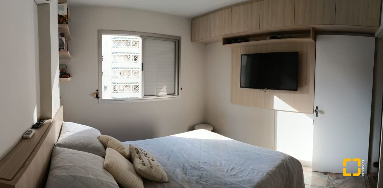 Apartamento com 122m², 4 quartos (sendo 1 suíte), 1 garagem, no bairro Centro em Florianópolis