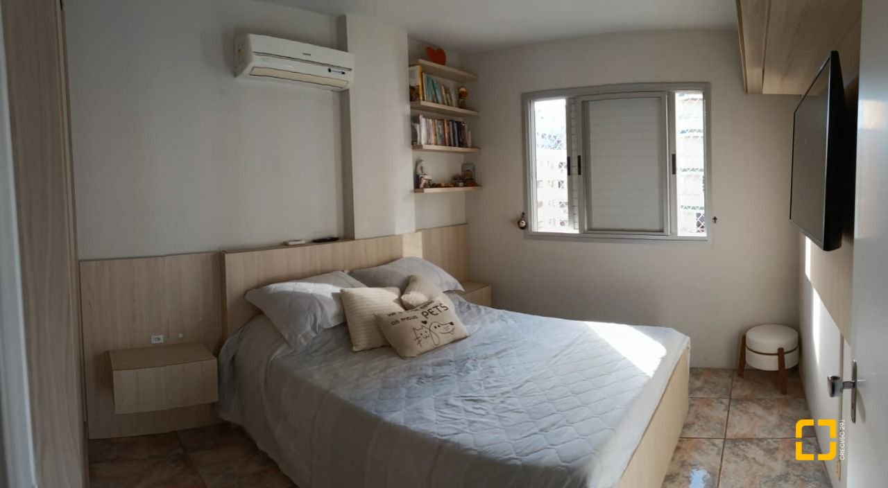 Apartamento com 122m², 4 quartos (sendo 1 suíte), 1 garagem, no bairro Centro em Florianópolis