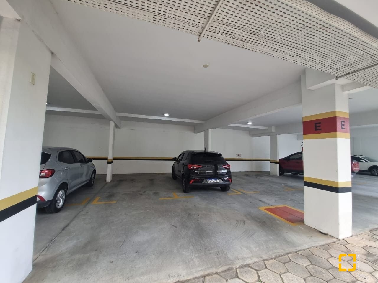 Apartamento com 60m², 2 quartos, 1 garagem, no bairro Fazenda Santo Antônio em São José