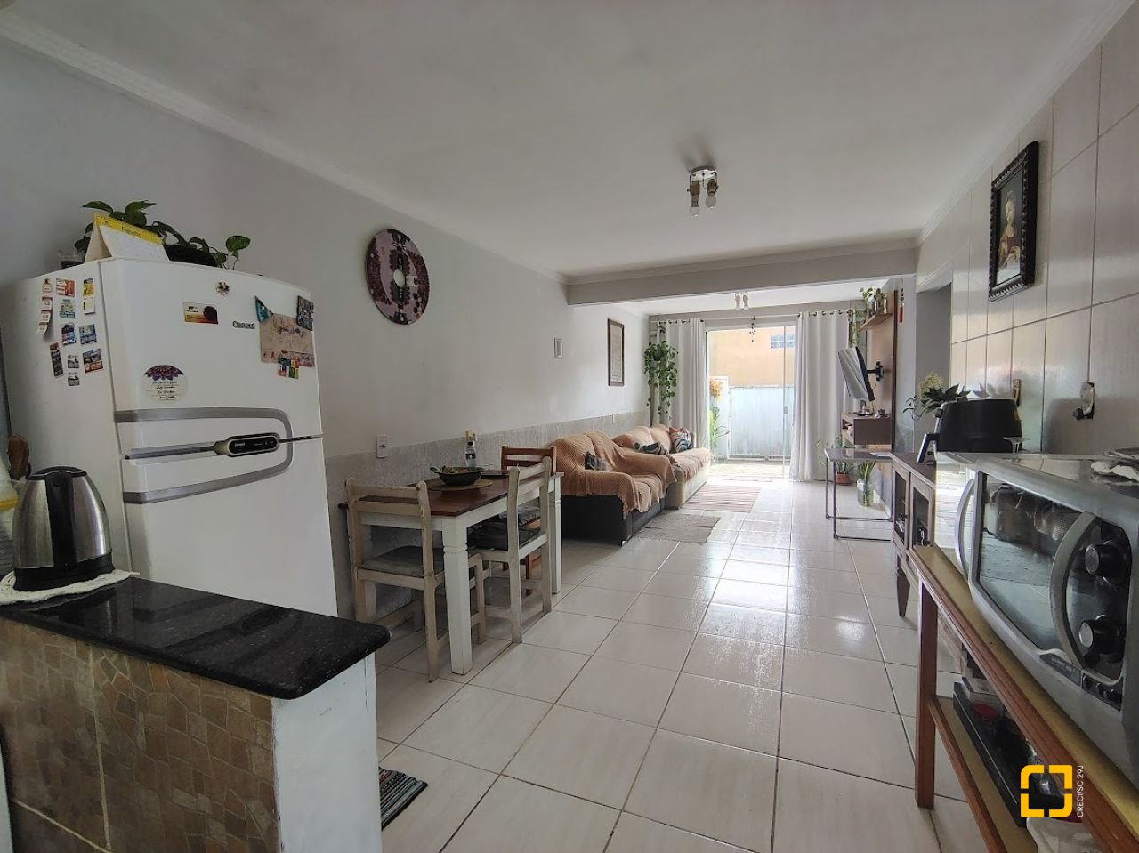 Casa com 64m², 3 quartos (sendo 1 suíte), 1 garagem, no bairro Ingleses em Florianópolis
