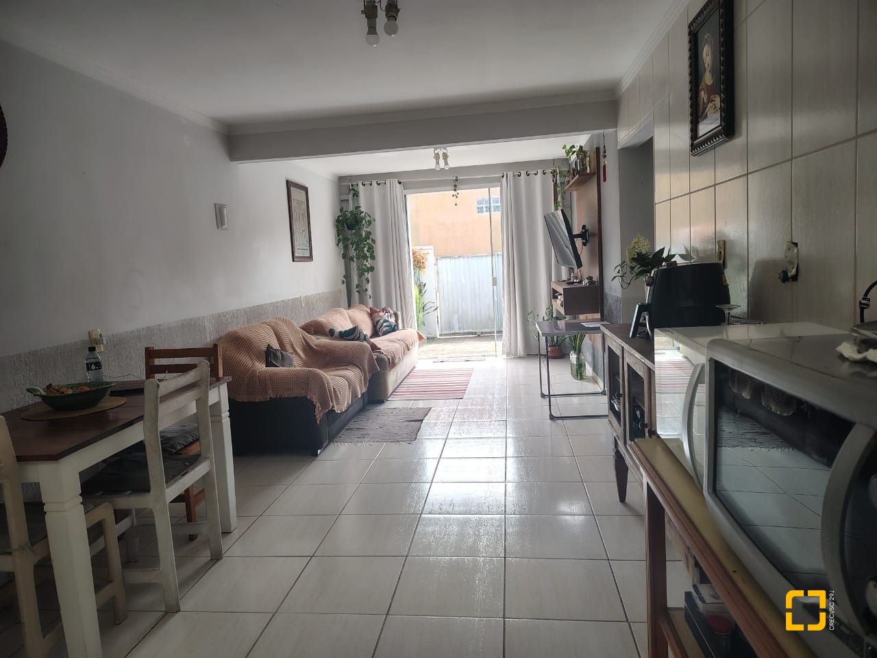 Casa com 64m², 3 quartos (sendo 1 suíte), 1 garagem, no bairro Ingleses em Florianópolis