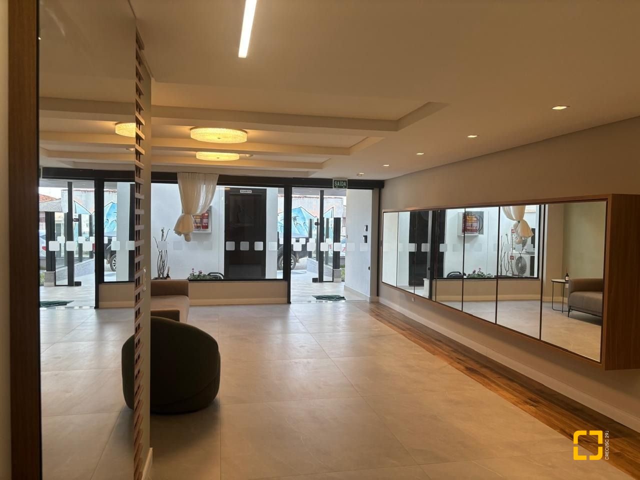 Apartamento com 86m², 2 quartos (sendo 1 suíte), 2 garagens, no bairro Barreiros em São José