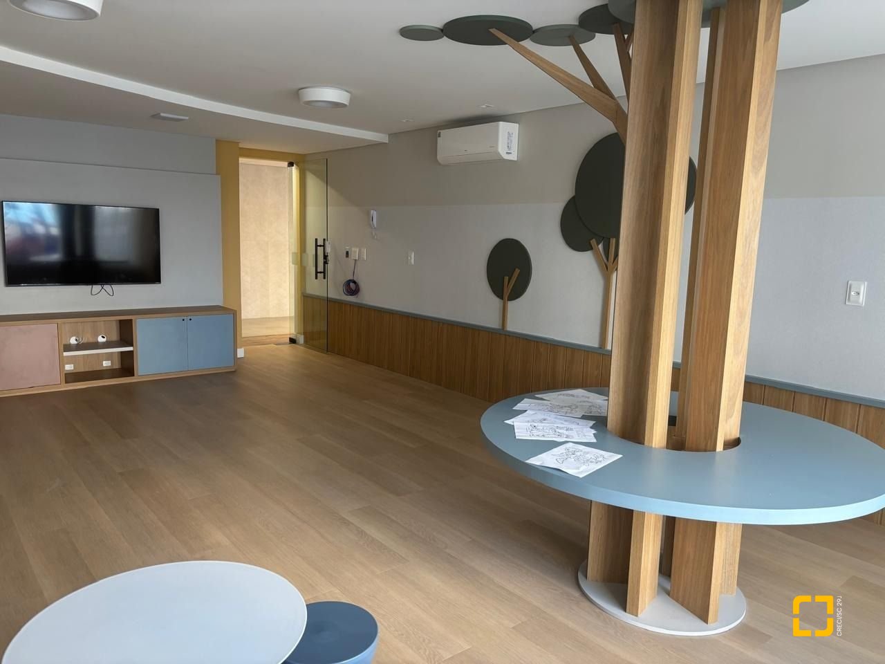 Apartamento com 86m², 2 quartos (sendo 1 suíte), 2 garagens, no bairro Barreiros em São José