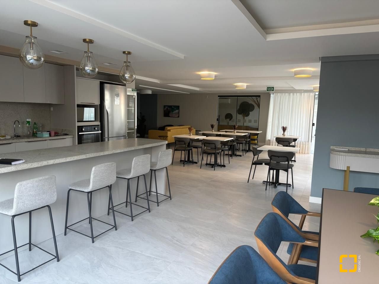 Apartamento com 86m², 2 quartos (sendo 1 suíte), 2 garagens, no bairro Barreiros em São José