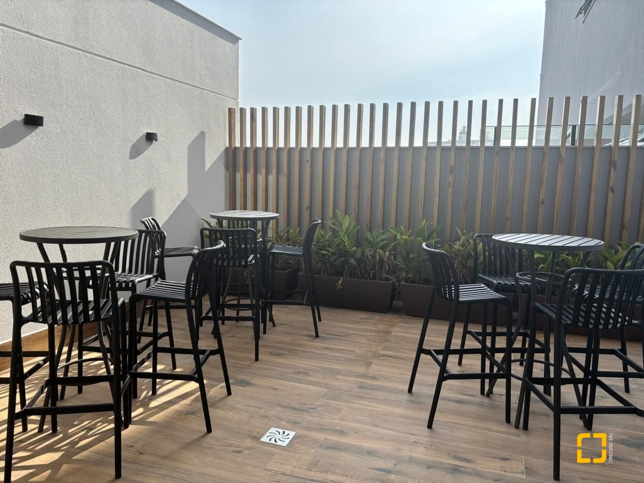 Apartamento com 86m², 2 quartos (sendo 1 suíte), 2 garagens, no bairro Barreiros em São José