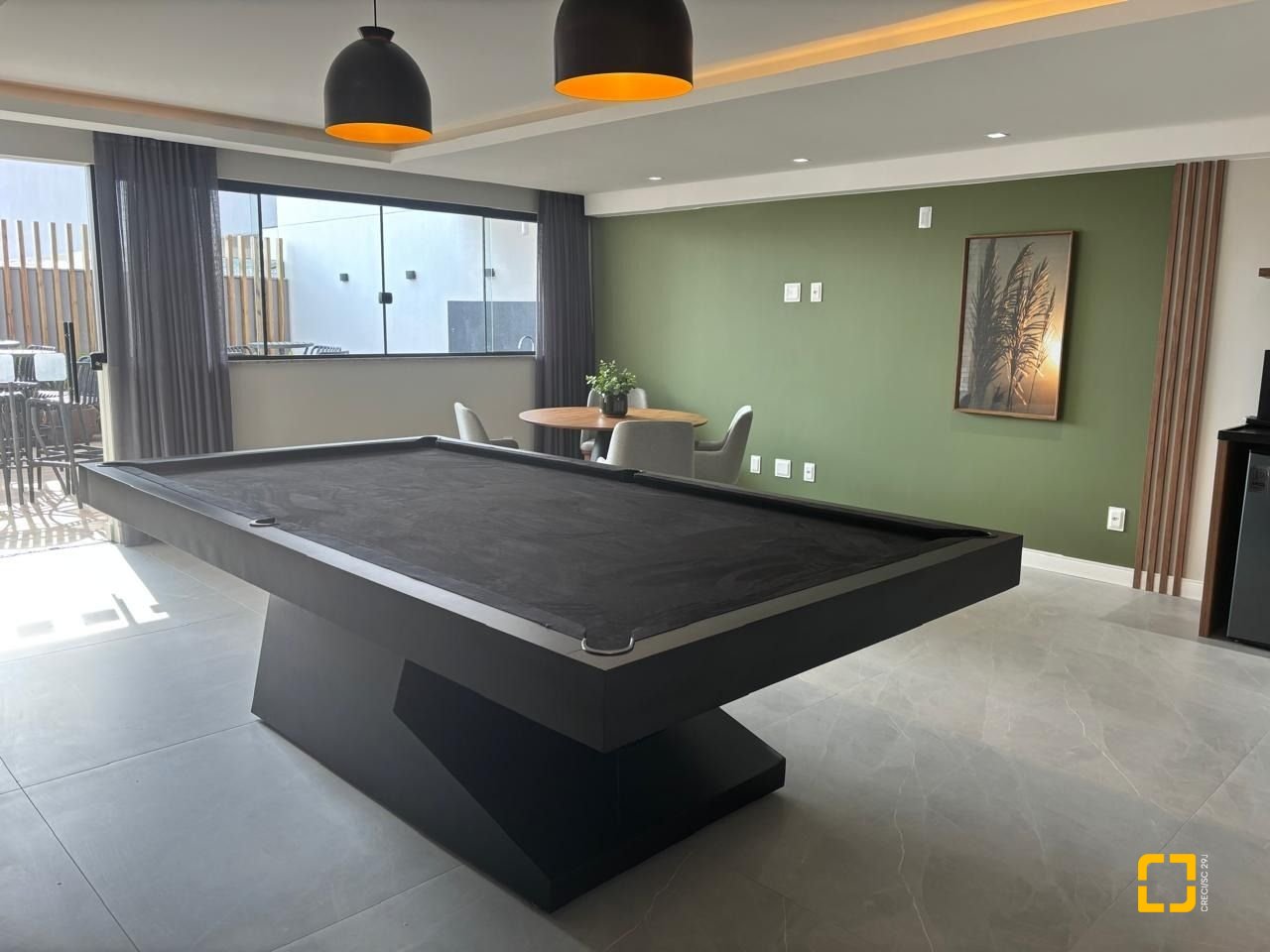 Apartamento com 86m², 2 quartos (sendo 1 suíte), 2 garagens, no bairro Barreiros em São José