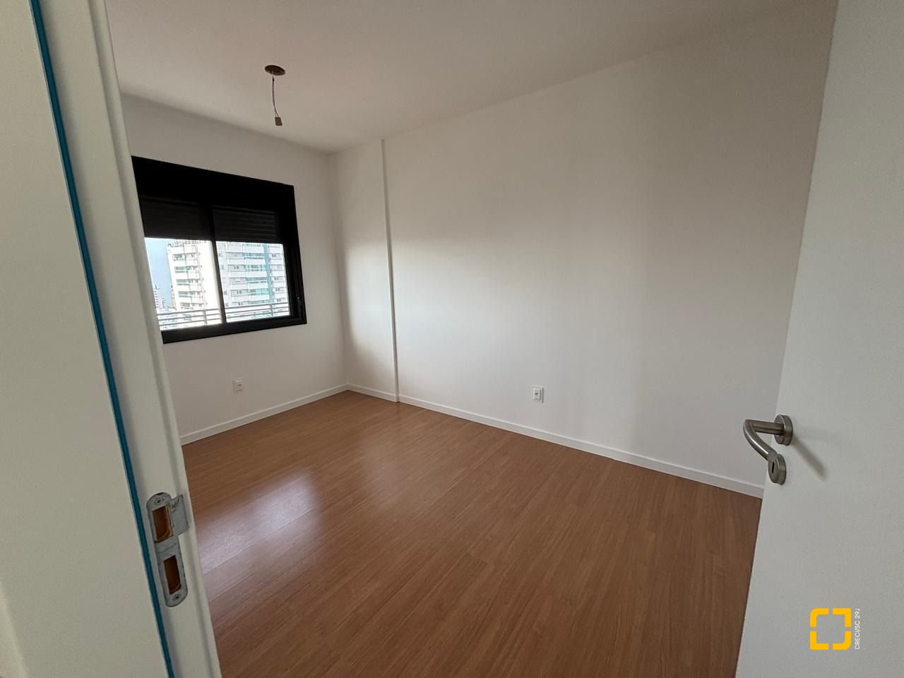 Apartamento com 86m², 2 quartos (sendo 1 suíte), 2 garagens, no bairro Barreiros em São José