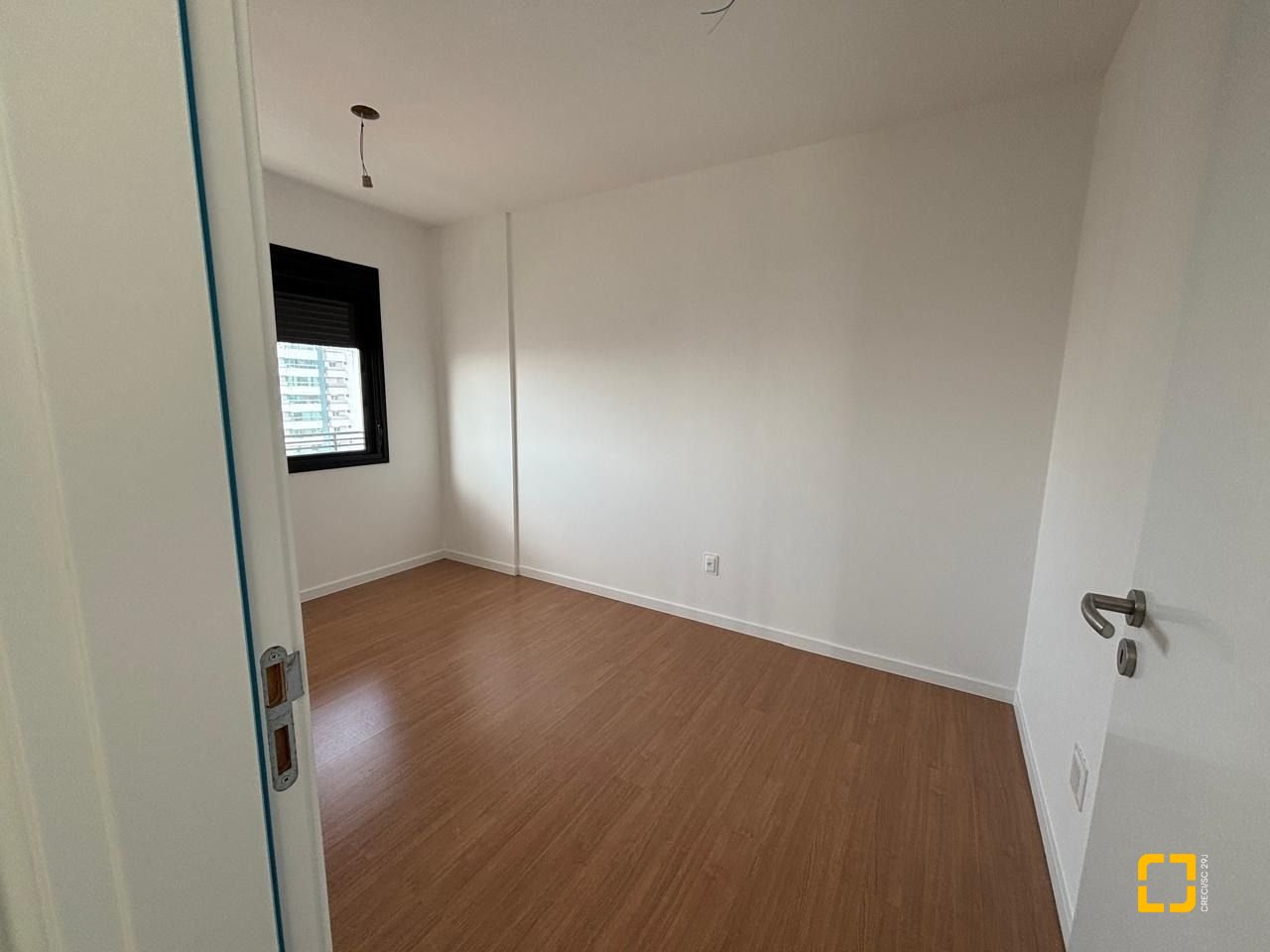 Apartamento com 86m², 2 quartos (sendo 1 suíte), 2 garagens, no bairro Barreiros em São José
