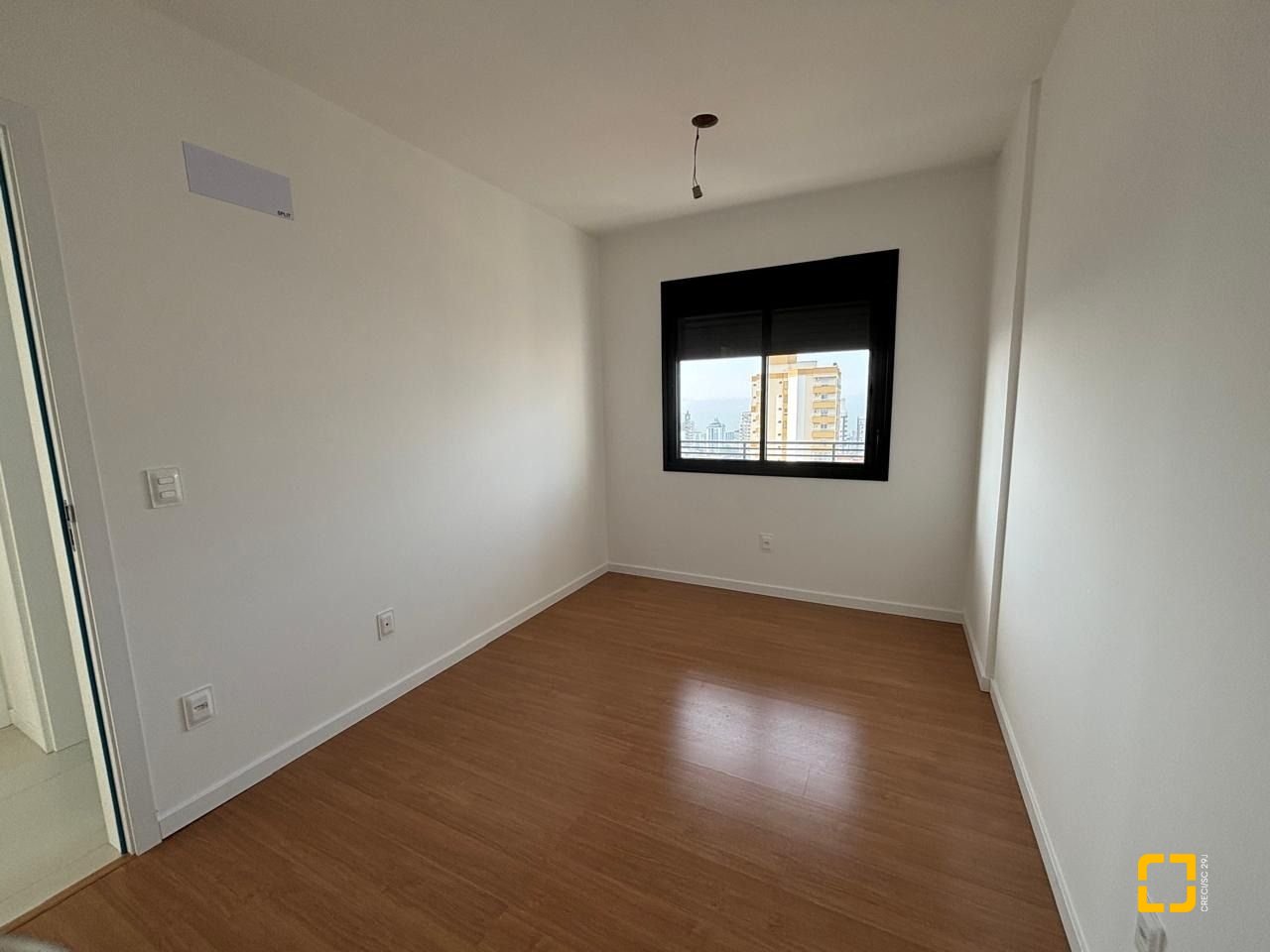 Apartamento com 86m², 2 quartos (sendo 1 suíte), 2 garagens, no bairro Barreiros em São José