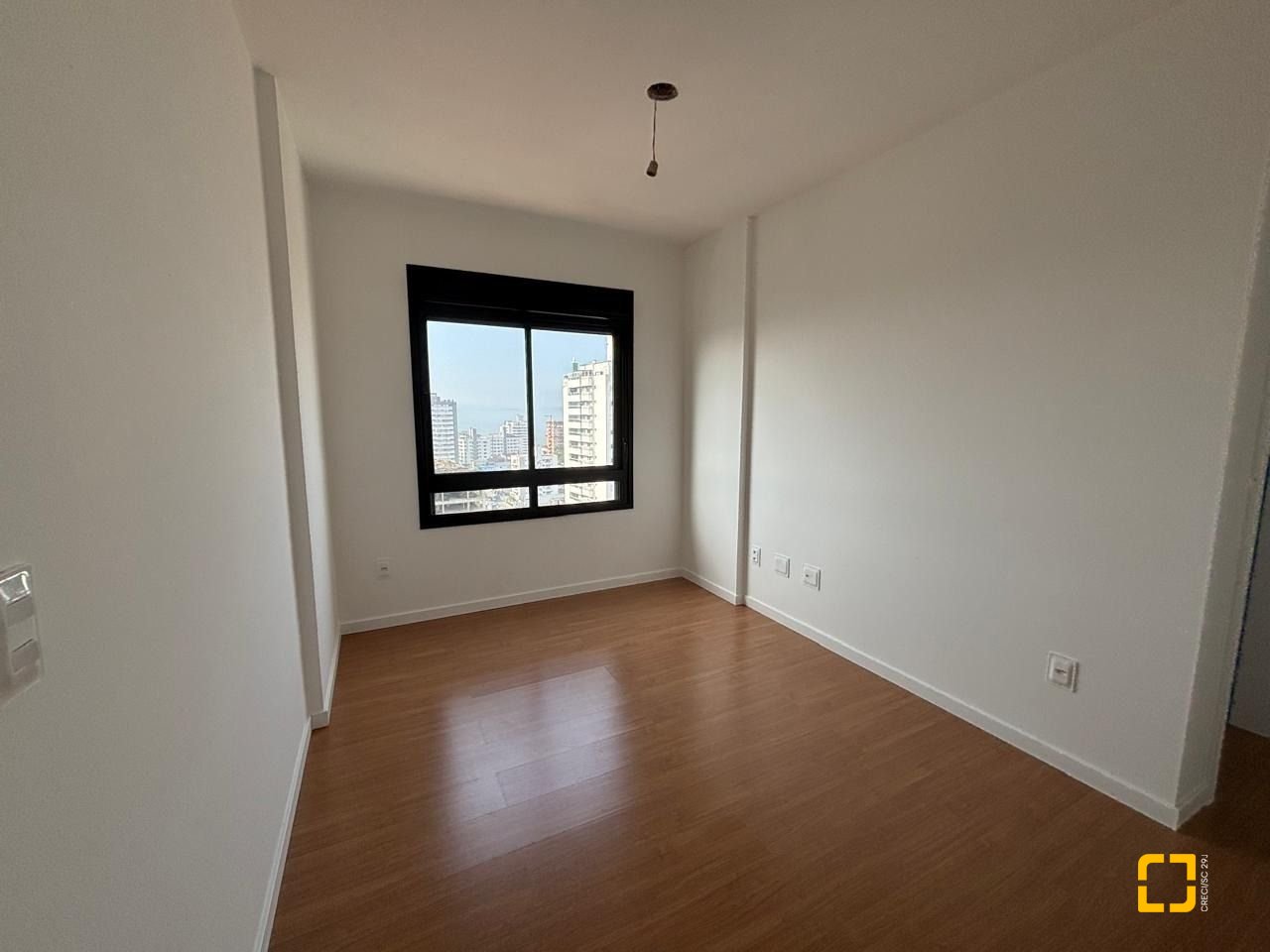 Apartamento com 86m², 2 quartos (sendo 1 suíte), 2 garagens, no bairro Barreiros em São José