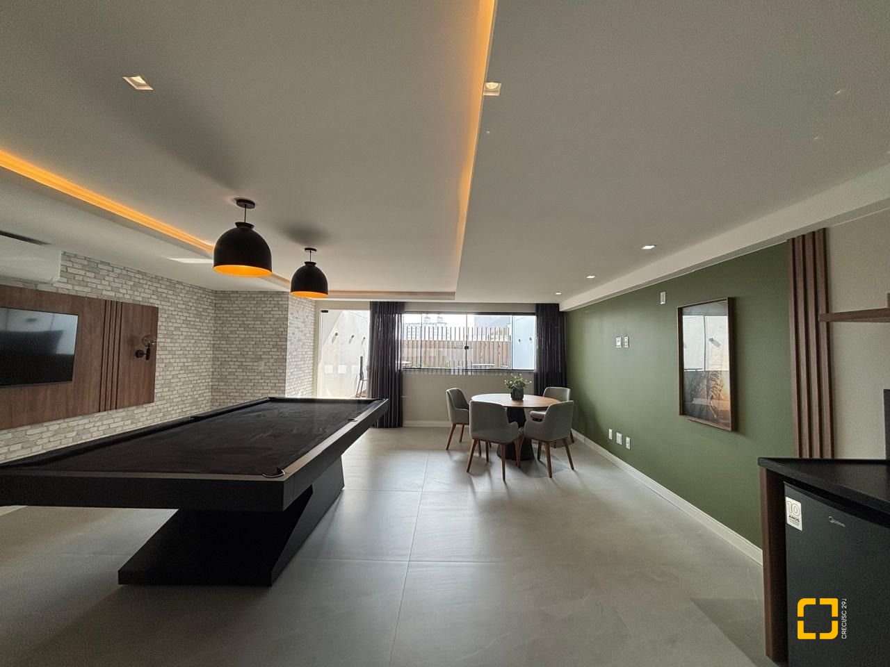 Apartamento com 86m², 2 quartos (sendo 1 suíte), 2 garagens, no bairro Barreiros em São José