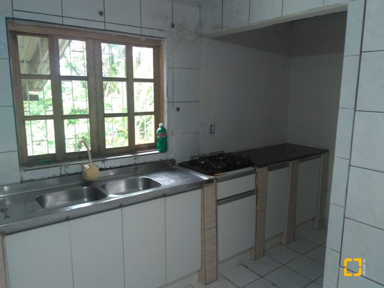 Casa com 137m², 5 quartos (sendo 1 suíte), 4 garagens, no bairro Forquilhinhas em São José