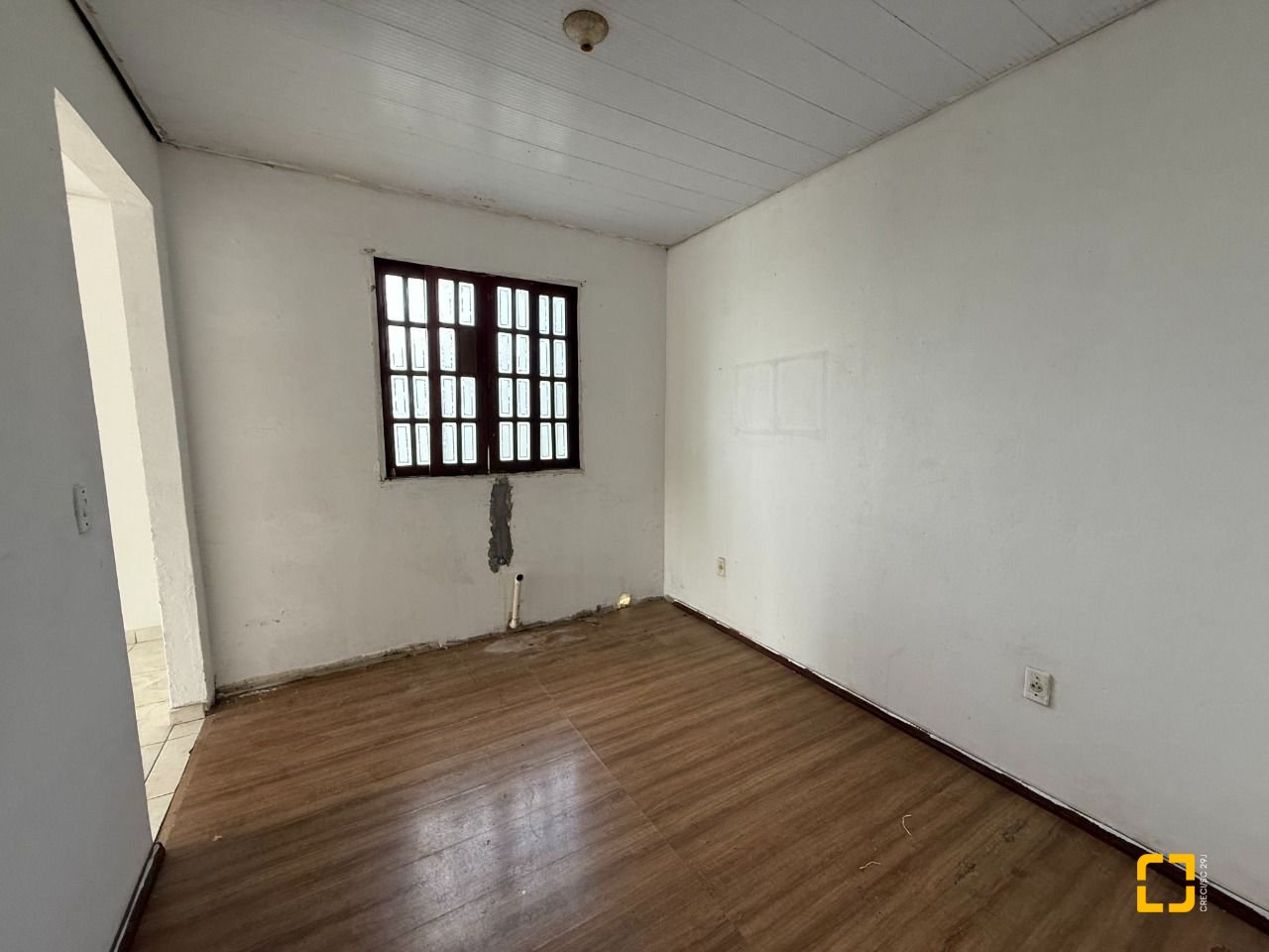 Casa com 137m², 5 quartos (sendo 1 suíte), 4 garagens, no bairro Forquilhinhas em São José