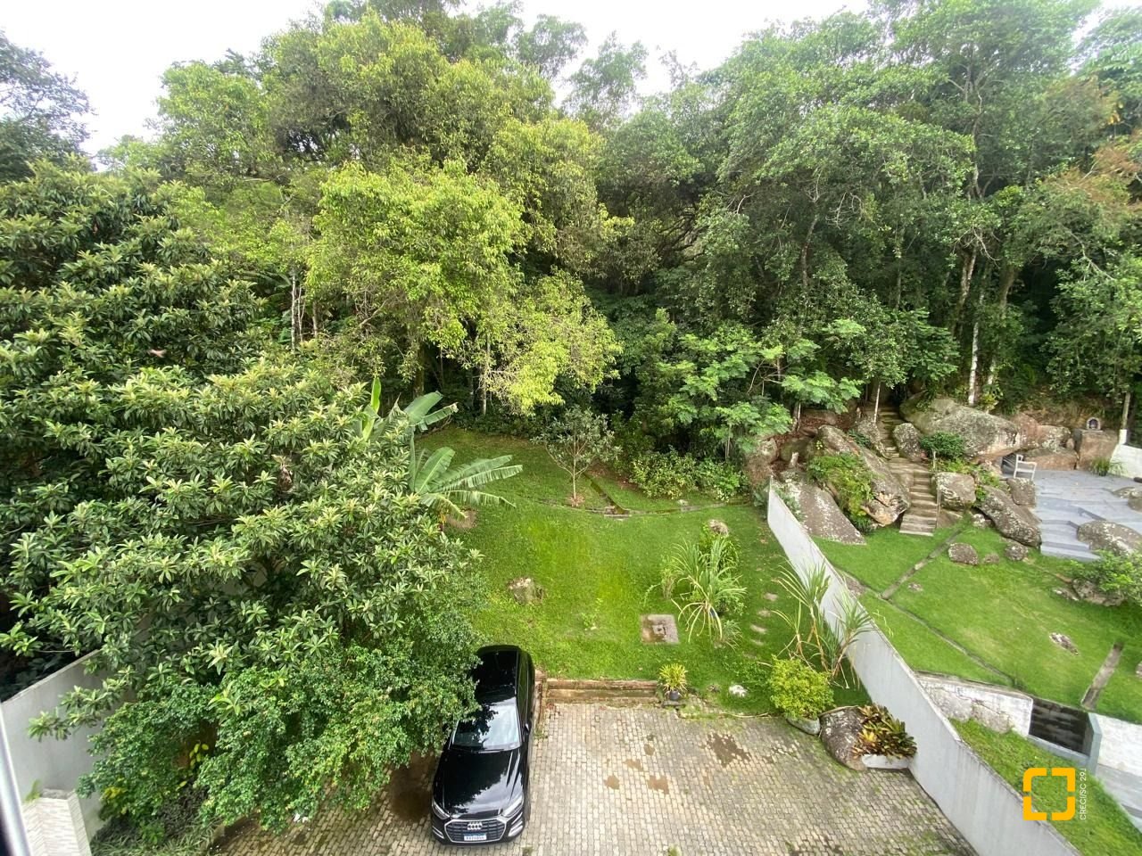 Apartamento com 111m², 4 quartos (sendo 1 suíte), 2 garagens, no bairro Jurerê em Florianópolis