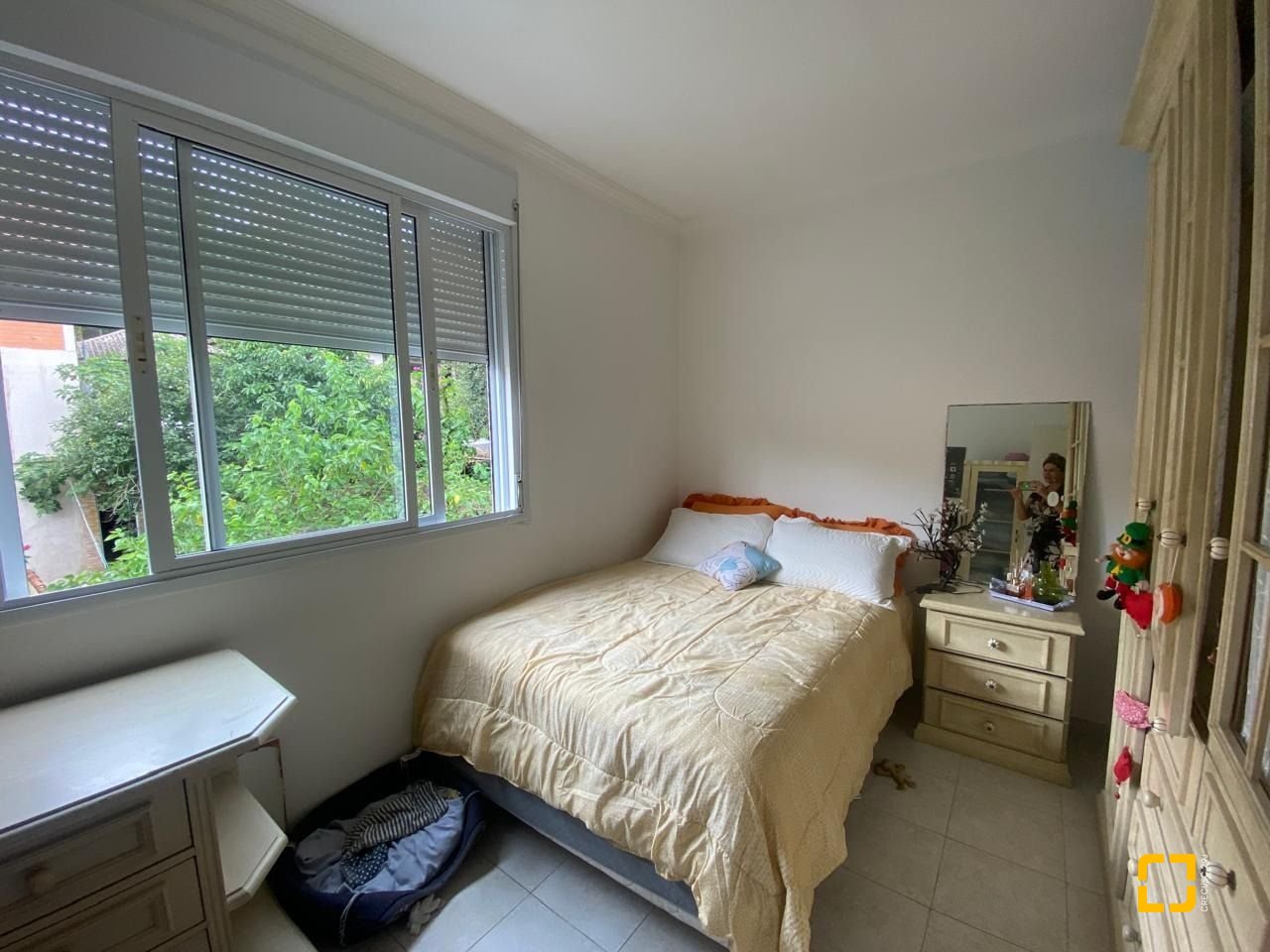 Apartamento com 111m², 4 quartos (sendo 1 suíte), 2 garagens, no bairro Jurerê em Florianópolis