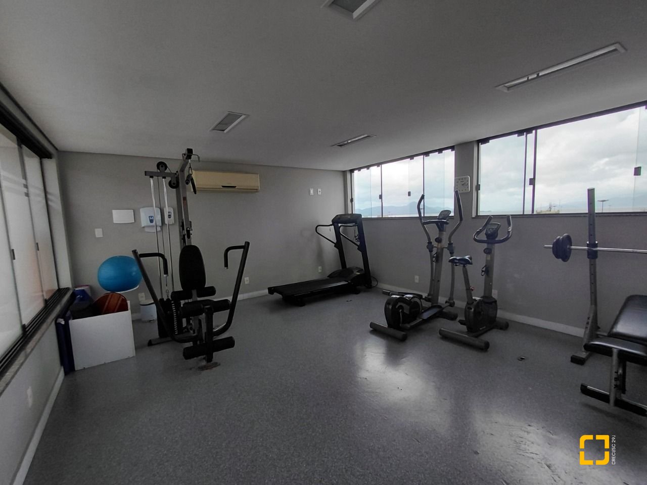 Apartamento com 89m², 4 quartos (sendo 1 suíte), 1 garagem, no bairro Centro em Florianópolis