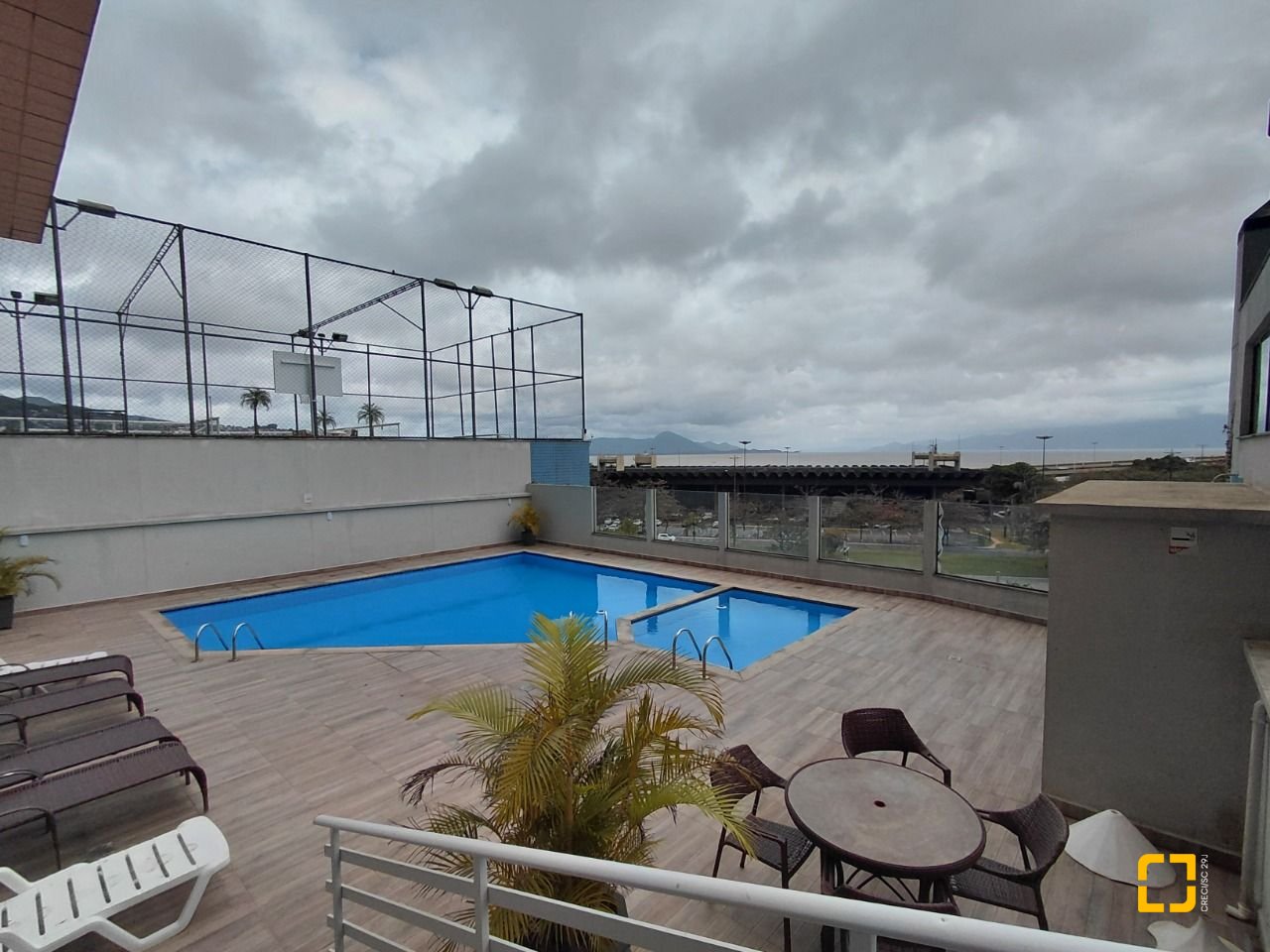 Apartamento com 89m², 4 quartos (sendo 1 suíte), 1 garagem, no bairro Centro em Florianópolis