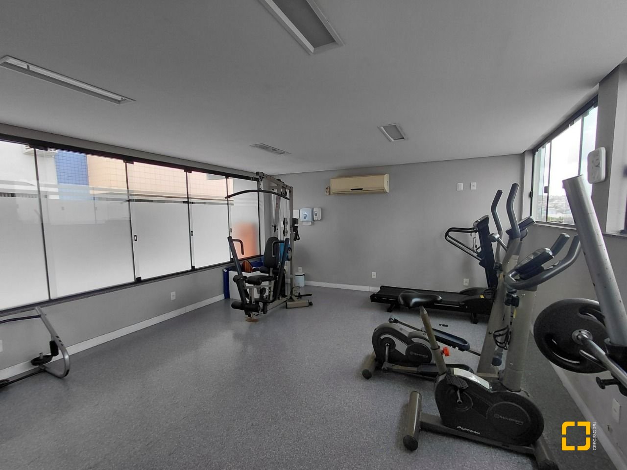 Apartamento com 89m², 4 quartos (sendo 1 suíte), 1 garagem, no bairro Centro em Florianópolis