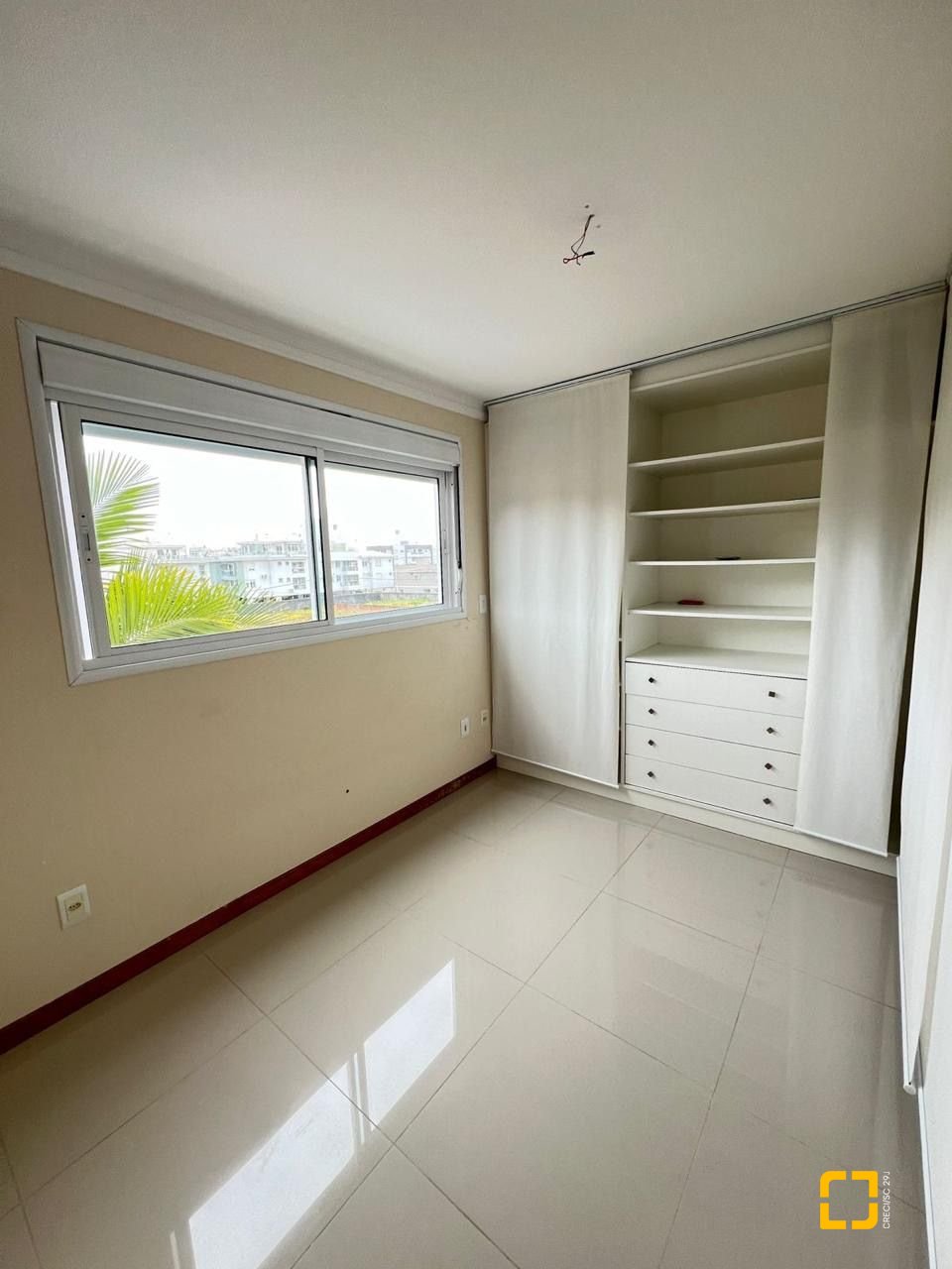 Apartamento com 122m², 4 quartos (sendo 1 suíte), 1 garagem, no bairro Ingleses do Rio Vermelho em Florianópolis
