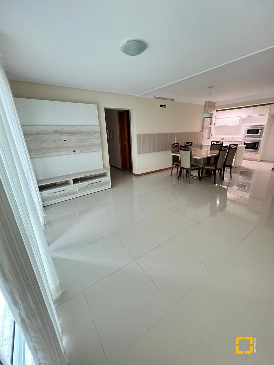 Apartamento com 122m², 4 quartos (sendo 1 suíte), 1 garagem, no bairro Ingleses do Rio Vermelho em Florianópolis