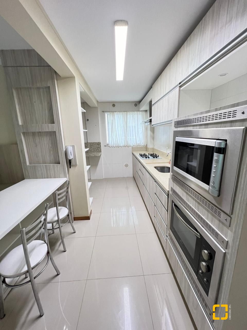 Apartamento com 122m², 4 quartos (sendo 1 suíte), 1 garagem, no bairro Ingleses do Rio Vermelho em Florianópolis